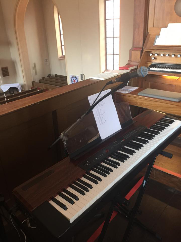 E-Piano in der Kirche